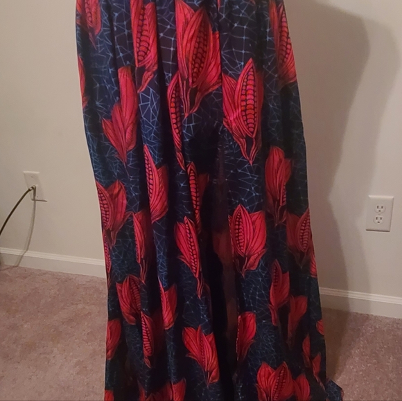 Black Print Maxi Infinity Dress with Split - Picture 3 of 4